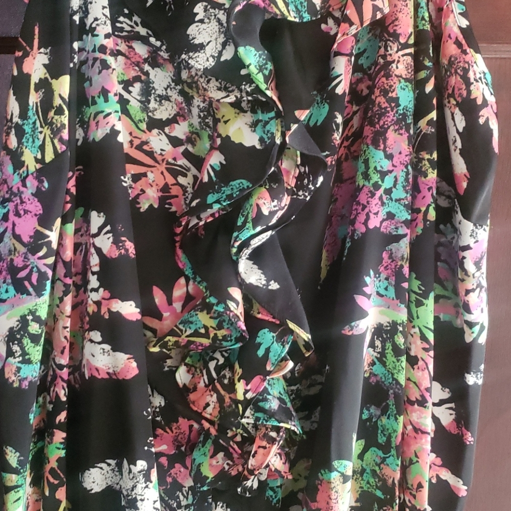 Flower Cami. - Picture 3 of 3